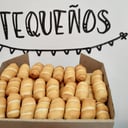 Foto de 48 MINI TEQUEÑOS DE QUESO CON 3 SALSAS