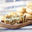 Foto de 12 MINI TEQUEÑOS + 6 MINI EMPANADAS CON SALSA