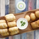 Foto de 24 MINI TEQUEÑOS + 12 MINI PASTELES 3 SALSA