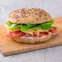 Foto de Pan blanco, jamón crudo y queso