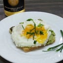 Foto de Tostada con Palta y Huevo