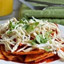 Foto de CHILAQUILES ROJOS CON POLLO
