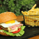 Foto de HAMBURGUESA CASERA COMPLETA C/ FRITAS