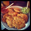 Foto de Patacones con hogao y guacamole