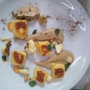 Foto de Gnochis de sémola- cremoso de coliflor y quinotos- orégano fresco