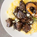 Foto de Ragout de ternera con musseline de ajo y mostaza