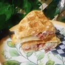 Foto de WAFFLE CON JAMON Y QUESO 