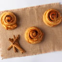 Foto de Rollo de canela con crema de avellanas