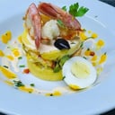 Foto de Causa Rellena de Langostinos y Jardinera