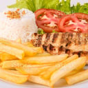 Foto de Filete de pollo, papas fritas, arroz y ensalada