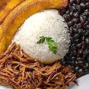 Foto de Pabellon Criollo (Shredded Beef, Black Beans, Rice, Sweet Plantain and White Cheese)