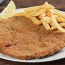 Foto de MILANESA CLÁSICA O SUPREMA DE POLLO & GUARNICIÓN