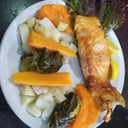 Foto de SALMON ROSADO CON VERDURAS AL VAPOR