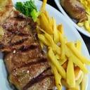 Foto de 1/2 BIFE DE CHORIZO CON PAPAS FRITAS