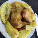 Foto de 1/4 DE POLLO AL HORNO CON PAPAS AL HORNO 