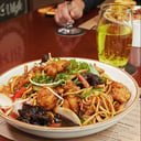 Foto de Oriental Fish Noodles