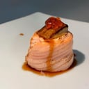 Foto de Niguiri de Salmón al fuego (2 unidades)
