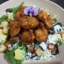 Foto de Ensalada fresca ( camarones apanados)