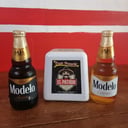 Foto de NEGRA MODELO Y MODELO ESPECIAL