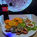 Foto de PICADITA CHORIZO (PATACONES O YUCA + ENSALADA)