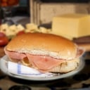 Foto de PEBETE JAMON Y QUESO