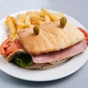 Foto de Sándwich de Milanesa de Pollo + Papas Fritas