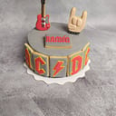 Foto de Torta forrada tematica AC/DC