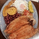 Foto de Bandeja con pescado