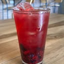 Foto de Limonada casera de frutos rojos, té verde y miel