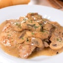 Foto de Pollo deshuesado al champiñón con Papas Noissette