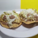 Foto de Tostadas de Mole y Tinga 2pz