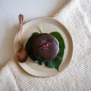 Foto de Alfajor de sabléé de almendras y frutos rojos