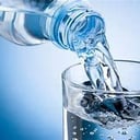 Foto de agua con y sin gas