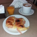 Foto de CAFE C LECHE  +  2MED. J Y QUESO 