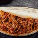 Foto de Arepa de Carne Mechada 