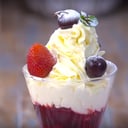 Foto de Crema almendrada con frutos rojos 