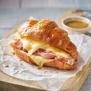 Foto de Medialuna con jamon y queso