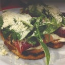 Foto de • BRUSCHETTAS - JAMÓN CRUDO Y RUCULA