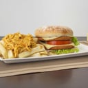 Foto de Doble apanada con papas mixtas.