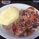 Foto de  Pechuga de pollo en salsa de hongos silvestres c/guarnición 