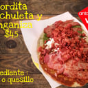 Foto de Gordita con chuleta y longaniza 