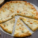 Foto de Pizza Cuatro Queso Mediana
