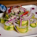 Foto de avocado roll Perú