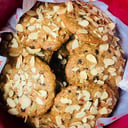 Foto de Galleta chocolate con nuez y almendra.