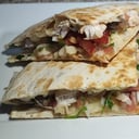 Foto de Tortilla rellena de Carne, Pollo y Mozarela Dos Unidades