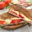 Foto de Tostado de queso con tomate