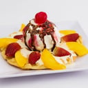 Foto de Waffle de durazno con fresa y helado