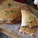 Foto de Muzzarella, Roquefort, Panceta Ahumada, Longaniza, Rodajas de tomate, Queso rallado, Provenzal y Aceitunas