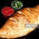 Foto de Muzzarella, Humita, Huevo duro, Rodajas de tomate, Queso rallado, Provenzal y Aceitunas