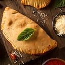 Foto de Cuatro quesos, Panceta Ahumada, Longaniza, Palmitos, Salsa Golf, Provenzal y aceitunas